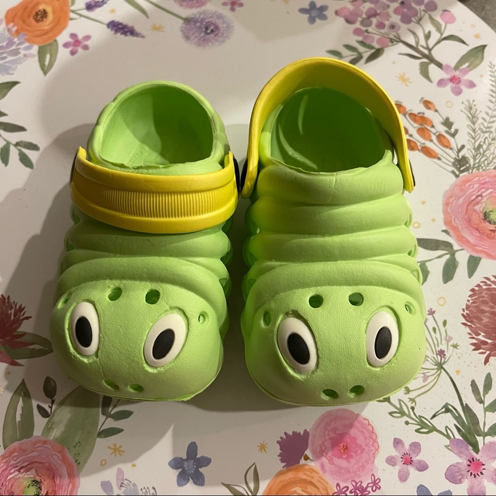 Kids shoes size 6